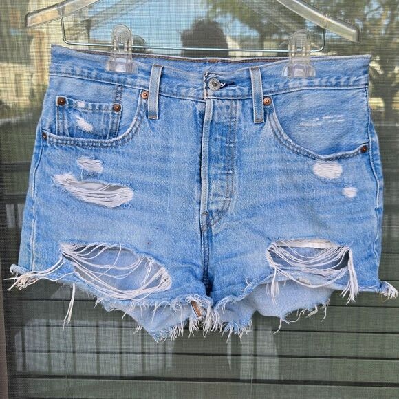 501® Levi's® Original Shorts Distressed Denim Women Sz 28 Button Up Fly - Picture 1 of 10